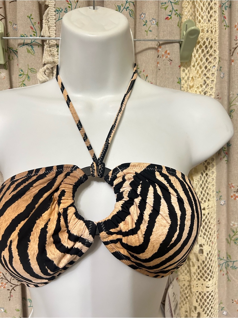 PQ Swim Cle Rosie Ring Bandeau Bikini Top Tiger Print Medium NWT Resort Swimwear - Picture 3 of 4